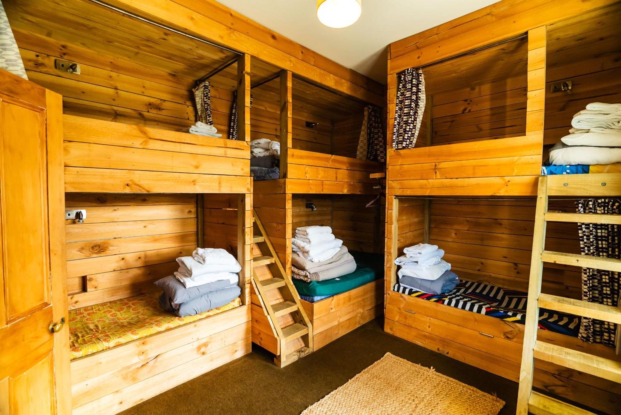Pinedale Lodge & Apartment Метвен Экстерьер фото