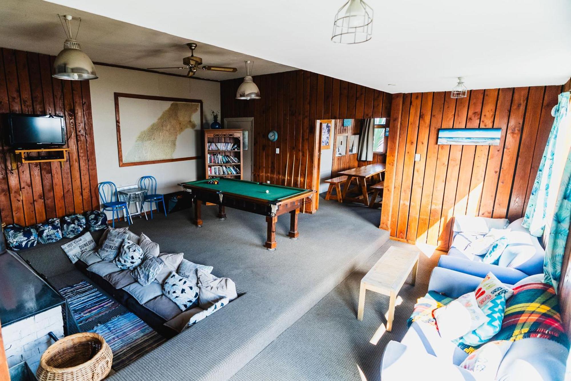 Pinedale Lodge & Apartment Метвен Экстерьер фото