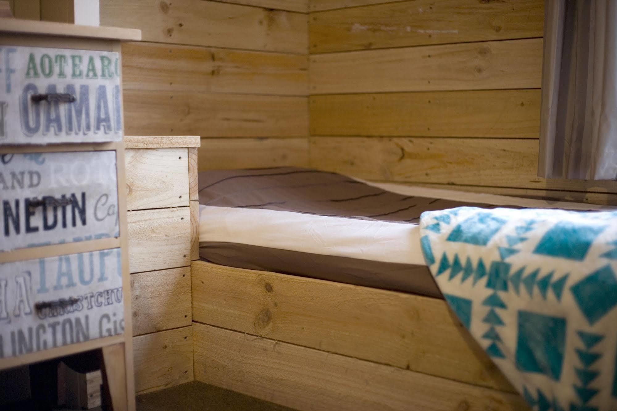 Pinedale Lodge & Apartment Метвен Экстерьер фото